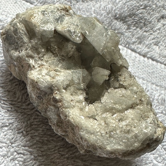 Celestite Raw Geode Crystal/Rock - Picture 2 of 3